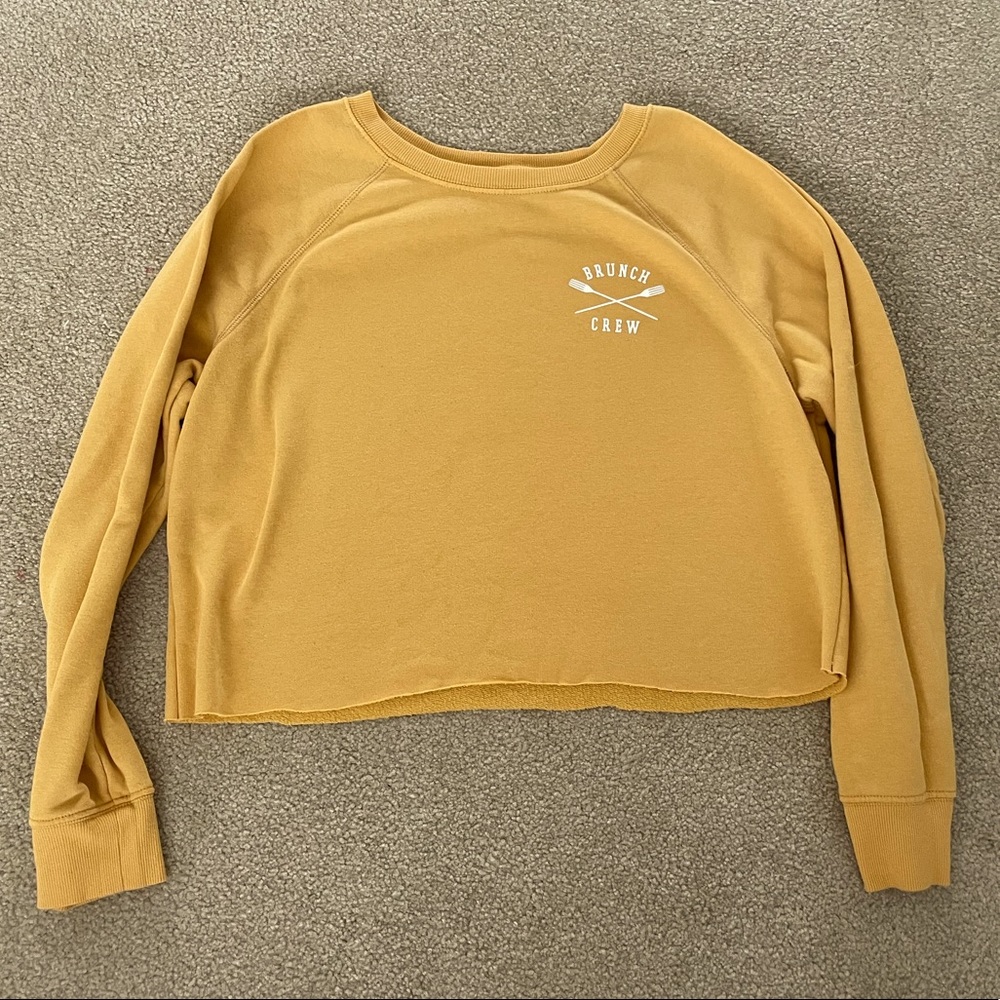 Cropped yellow sweatshirt